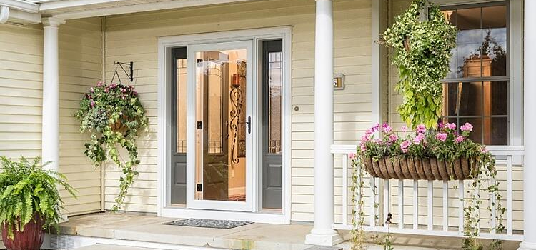 screen door installation in Wasco